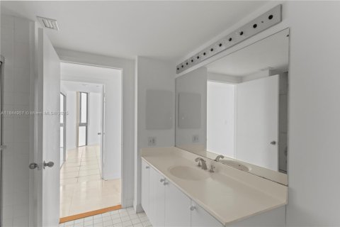 Condo in Aventura, Florida, 3 bedrooms in LANDMARK  № 1840735 - photo 3