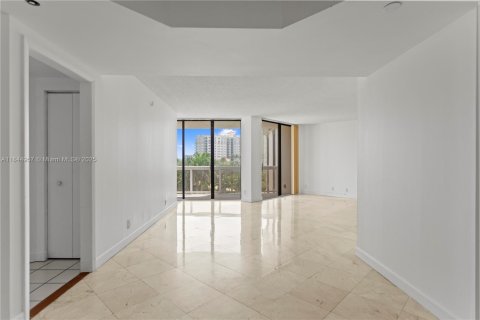 Condo in Aventura, Florida, 3 bedrooms in LANDMARK  № 1840735 - photo 10