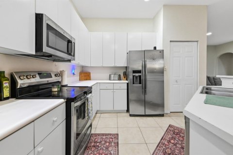 Villa ou maison à vendre à West Palm Beach, Floride: 3 chambres, 183.2 m2 № 2432508 - photo 11