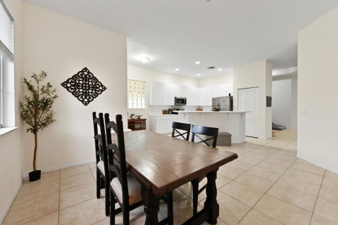 Villa ou maison à vendre à West Palm Beach, Floride: 3 chambres, 183.2 m2 № 2432508 - photo 9