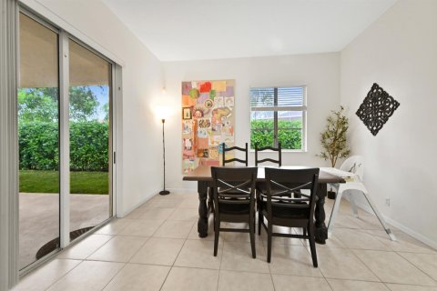 Villa ou maison à vendre à West Palm Beach, Floride: 3 chambres, 183.2 m2 № 2432508 - photo 8