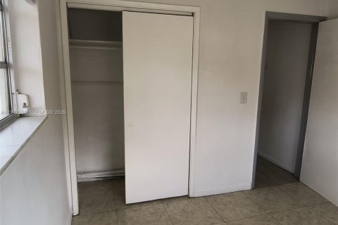 Dúplex en alquiler en Dania Beach, Florida, 2 dormitorios, 67.35 m2 № 2002500 - foto 6