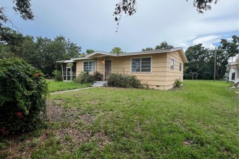 House in Gulfport, Florida 3 bedrooms, 137.68 sq.m. № 1797183 - photo 1