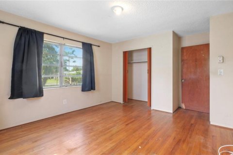 House in Gulfport, Florida 3 bedrooms, 137.68 sq.m. № 1797183 - photo 17