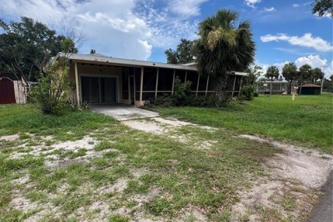 House in Gulfport, Florida 3 bedrooms, 137.68 sq.m. № 1797183 - photo 5