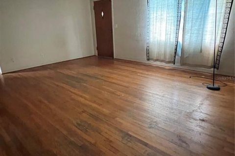 House in Gulfport, Florida 3 bedrooms, 137.68 sq.m. № 1797183 - photo 8