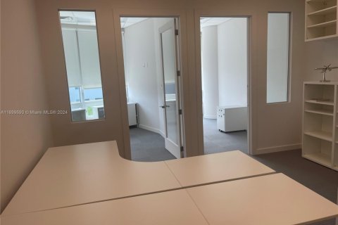 Купить коммерческую недвижимость в Авентура, Флорида № 2035346 - фото 14