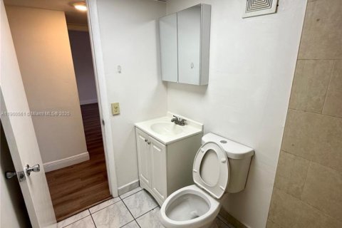 Снять в аренду квартиру в Майами, Флорида 2 спальни, 91.04м2, № 1952854 - фото 13