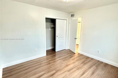 Снять в аренду квартиру в Майами, Флорида 2 спальни, 91.04м2, № 1952854 - фото 20