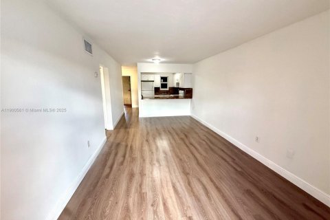 Снять в аренду квартиру в Майами, Флорида 2 спальни, 91.04м2, № 1952854 - фото 9