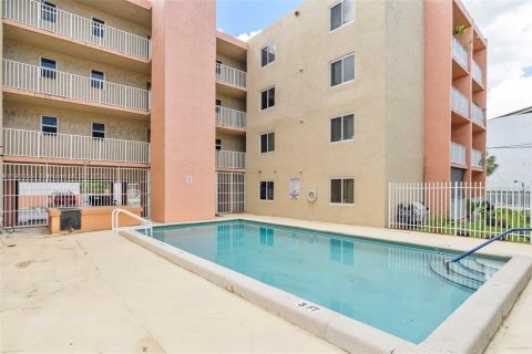 Снять в аренду квартиру в Майами, Флорида 2 спальни, 91.04м2, № 1952854 - фото 22