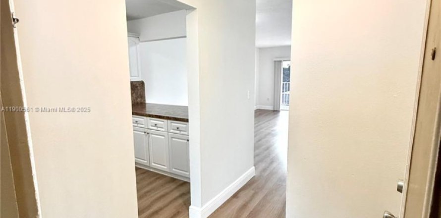 Квартира в Майами, Флорида 2 спальни, 91.04м2 № 1952854