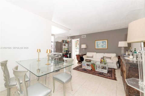 Apartment in Miami Beach, Florida 1 bedroom, 54.81 sq.m. № 2075223