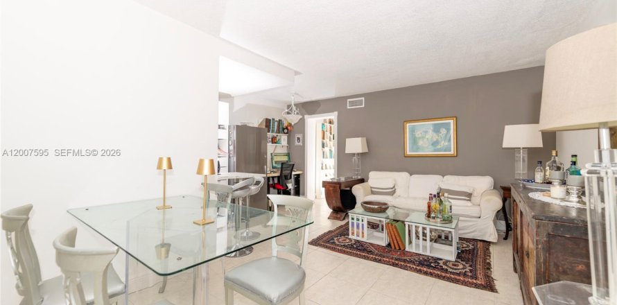 Apartamento en Miami Beach, Florida 1 dormitorio, 54.81 m2 № 2075223