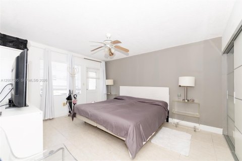 Apartamento en alquiler en Miami Beach, Florida, 1 dormitorio, 54.81 m2 № 2075223 - foto 3