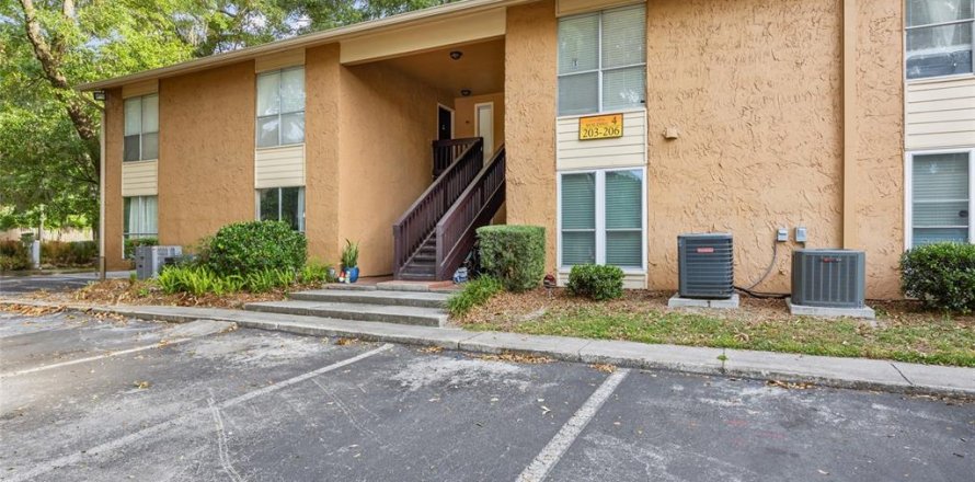 Condo in Gainesville, Florida, 3 bedrooms  № 1746616