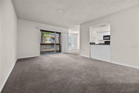 Condo in Gainesville, Florida, 3 bedrooms  № 1746616 - photo 10