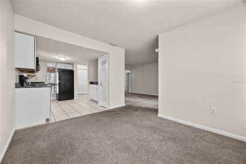 Condo in Gainesville, Florida, 3 bedrooms  № 1746616 - photo 6