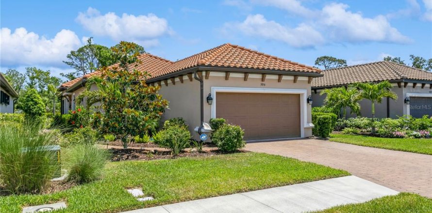 House in Nokomis, Florida 2 bedrooms, 155.89 sq.m. № 1690939