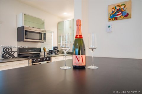 Copropriété à vendre à Miami Beach, Floride: 1 chambre, 60.39 m2 № 1962259 - photo 2
