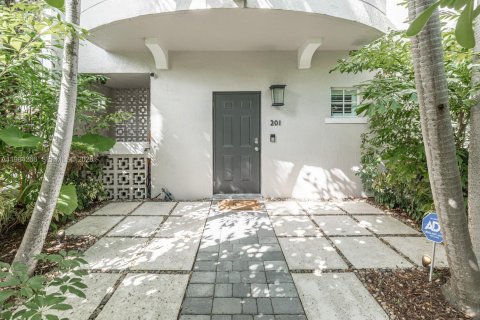 Купить таунхаус в Корал-Гейблс, Флорида 3 спальни, 141.21м2, № 2046790 - фото 8