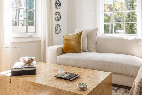 Купить таунхаус в Корал-Гейблс, Флорида 3 спальни, 141.21м2, № 2046790 - фото 26