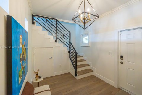 Купить таунхаус в Корал-Гейблс, Флорида 3 спальни, 141.21м2, № 2046790 - фото 9