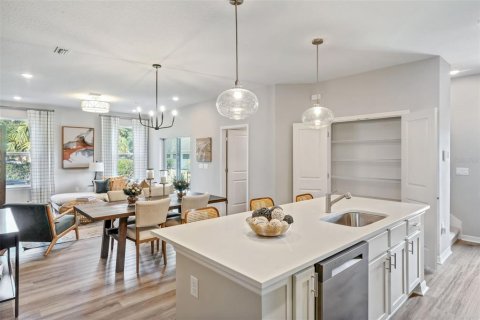 Townhouse in Eustis, Florida 3 bedrooms, 152.82 sq.m. № 2101867 - photo 8