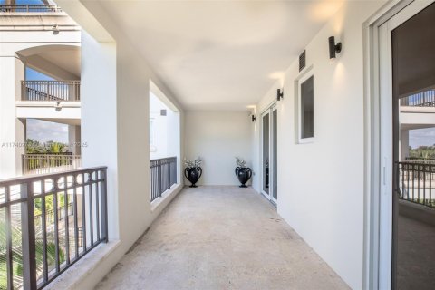 Condo in Miami, Florida, 4 bedrooms  № 1726476 - photo 21
