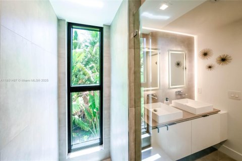 Condo in Miami Beach, Florida, 3 bedrooms  № 1857517 - photo 27