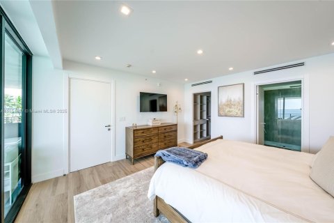 Condo in Miami Beach, Florida, 3 bedrooms  № 1857517 - photo 16