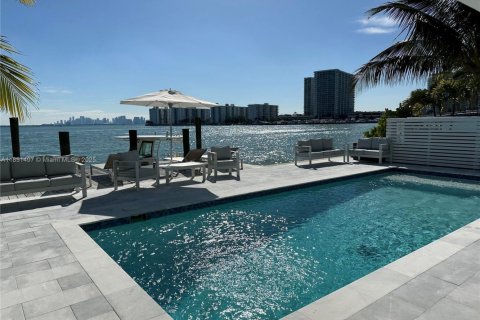 Condo in Miami Beach, Florida, 3 bedrooms  № 1857517 - photo 2
