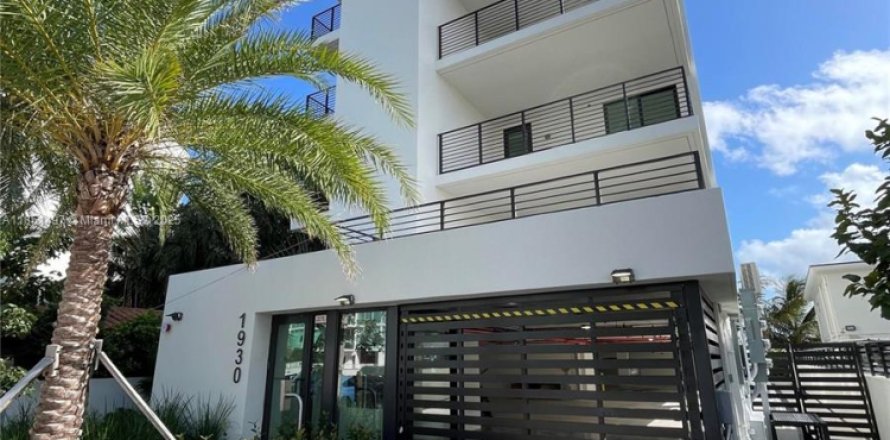 Condo in Miami Beach, Florida, 3 bedrooms  № 1857517