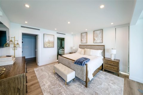 Condo in Miami Beach, Florida, 3 bedrooms  № 1857517 - photo 15