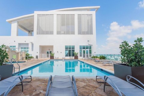 Снять в аренду кондоминиум в Майами, Флорида 1 спальня, 60.48м2, № 1964490 - фото 26