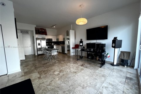 Снять в аренду кондоминиум в Майами, Флорида 1 спальня, 60.48м2, № 1964490 - фото 2