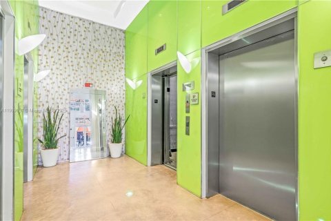 Снять в аренду кондоминиум в Майами, Флорида 1 спальня, 60.48м2, № 1964490 - фото 29