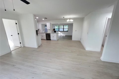 House in Port Charlotte, Florida 2 bedrooms, 113.53 sq.m. № 1910956 - photo 10