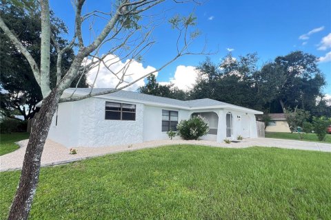 House in Port Charlotte, Florida 2 bedrooms, 113.53 sq.m. № 1910956 - photo 2