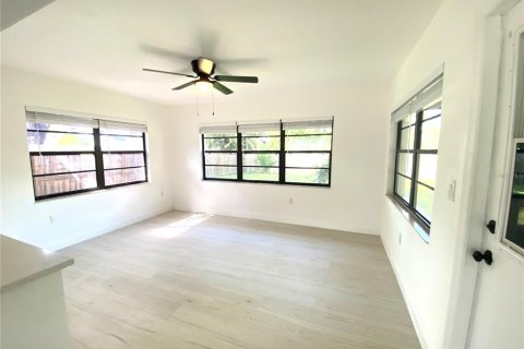 House in Port Charlotte, Florida 2 bedrooms, 113.53 sq.m. № 1910956 - photo 19