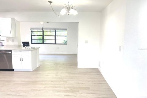 House in Port Charlotte, Florida 2 bedrooms, 113.53 sq.m. № 1910956 - photo 8