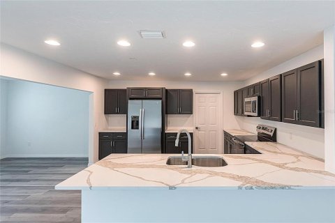 House in Punta Gorda, Florida 2 bedrooms, 128.39 sq.m. № 1908631 - photo 5