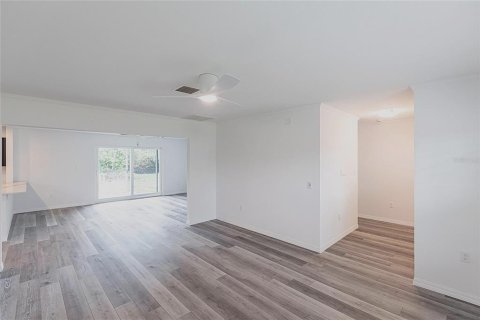 House in Punta Gorda, Florida 2 bedrooms, 128.39 sq.m. № 1908631 - photo 3