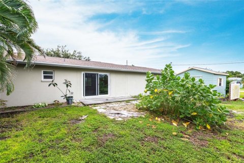 House in Punta Gorda, Florida 2 bedrooms, 128.39 sq.m. № 1908631 - photo 21
