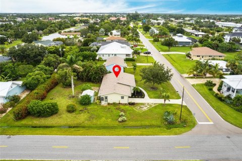 House in Punta Gorda, Florida 2 bedrooms, 128.39 sq.m. № 1908631 - photo 29