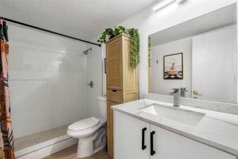 Купить кондоминиум в Майами-Бич, Флорида 37.81м2, № 1955812 - фото 13