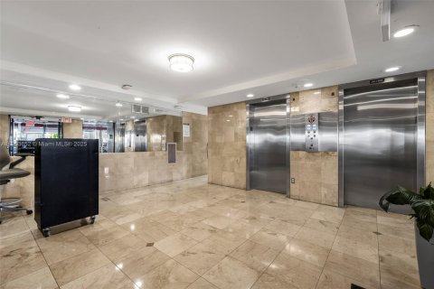 Купить кондоминиум в Майами-Бич, Флорида 37.81м2, № 1955812 - фото 19