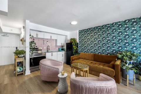 Condo in Miami Beach, Florida  № 1955812 - photo 9