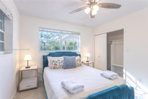 House in Deerfield Beach, Florida 4 bedrooms, 175.31 sq.m. № 1889562 - photo 13
