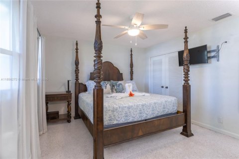 House in Deerfield Beach, Florida 4 bedrooms, 175.31 sq.m. № 1889562 - photo 10